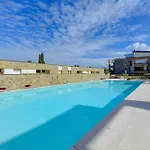Warda Lovely Desenzanoloft Official Partner Homes & By Marriott Bonvoy *
