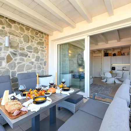 Warda Lovely Desenzanoloft Official Partner Homes & By Marriott Bonvoy Apartment Desenzano del Garda