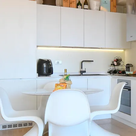 Warda Lovely Desenzanoloft Official Partner Homes & By Marriott Bonvoy *