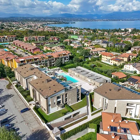 Warda Lovely Desenzanoloft Official Partner Homes & By Marriott Bonvoy Apartment Desenzano del Garda